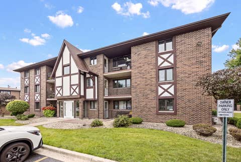 Tiny photo for 10511 S Roberts Road #2A, Palos Hills, IL 60465 (MLS # 12702059)