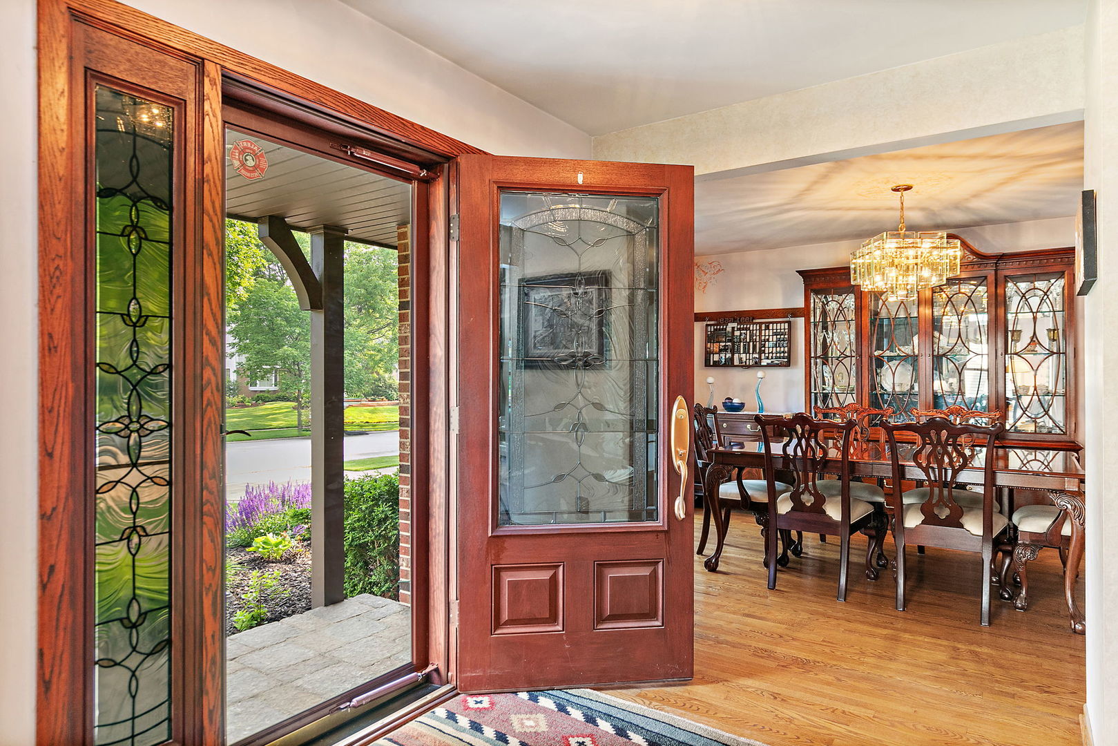 1044 Inverness Lane