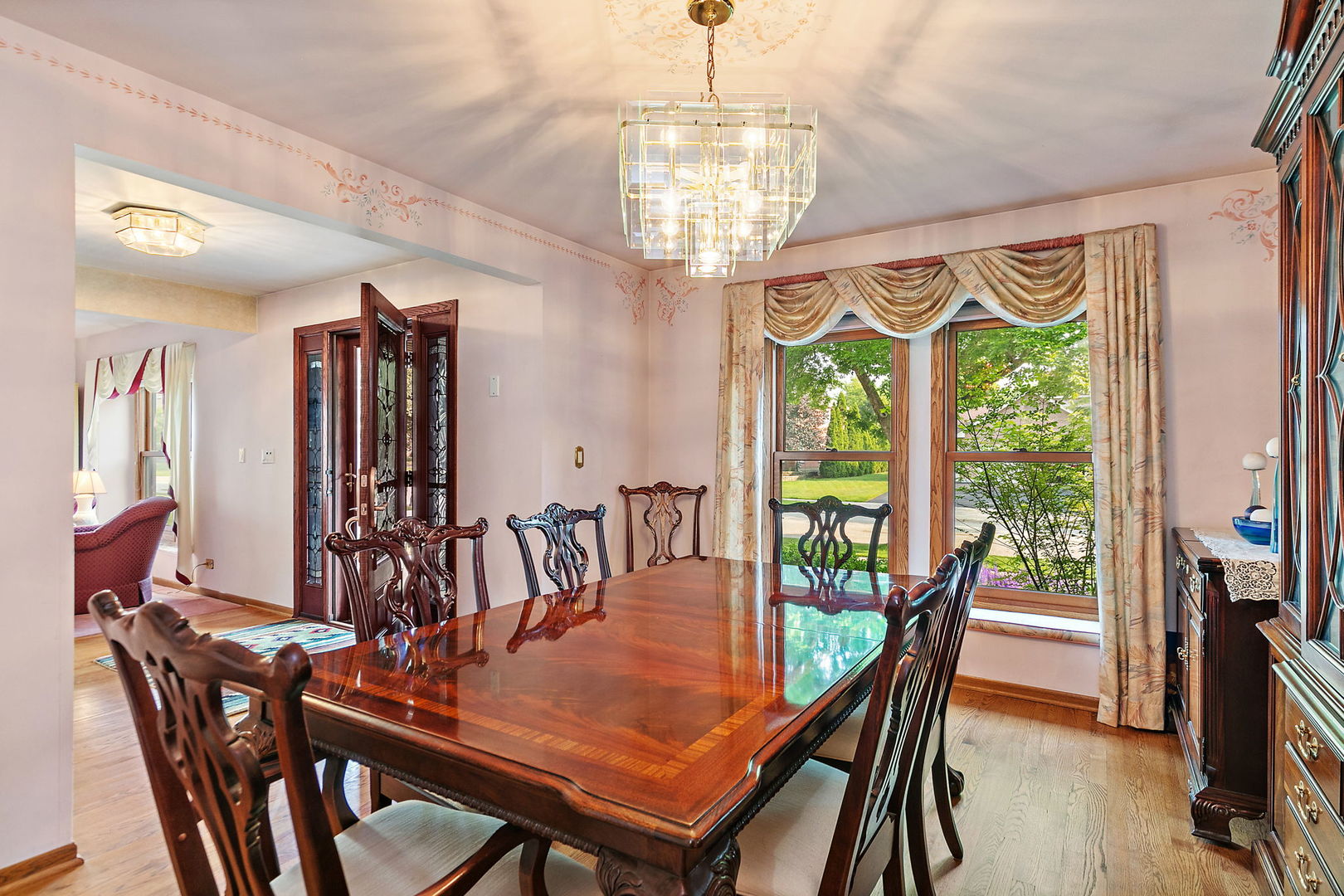 1044 Inverness Lane