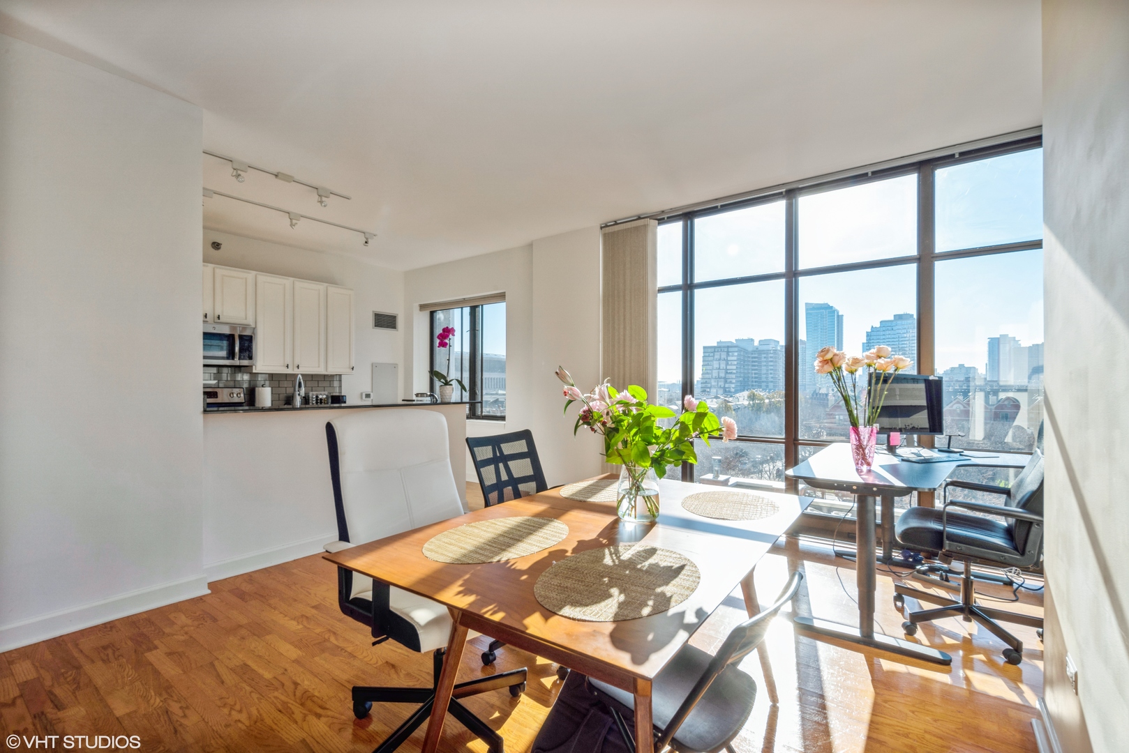 1322 S Prairie Avenue 601