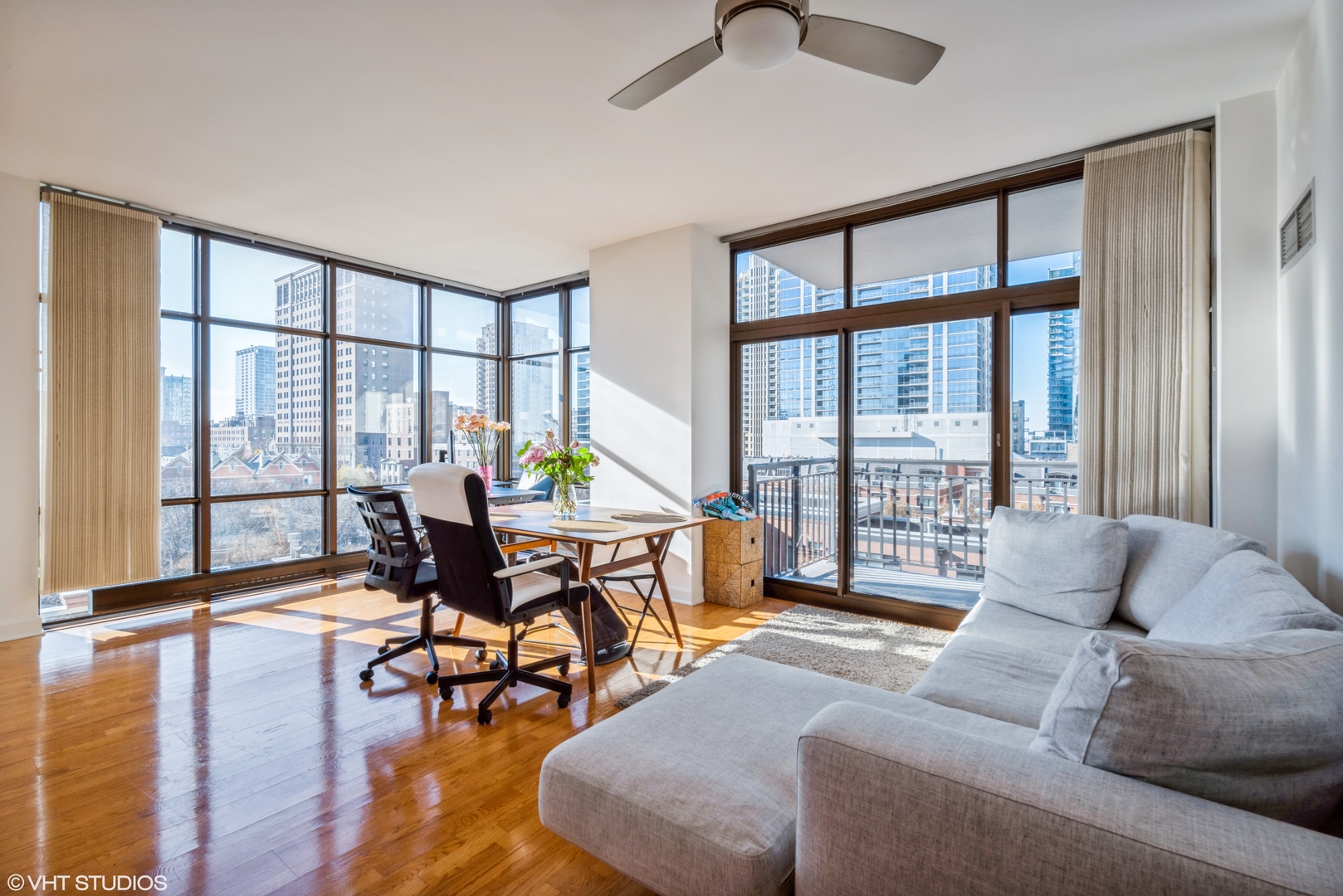 1322 S Prairie Avenue 601