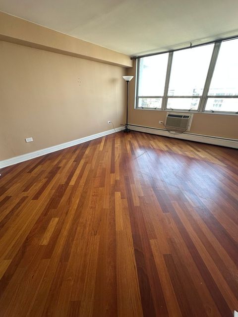 Tiny photo for 8809 W Golf Road #11F, Niles, IL 60714 (MLS # 12529035)