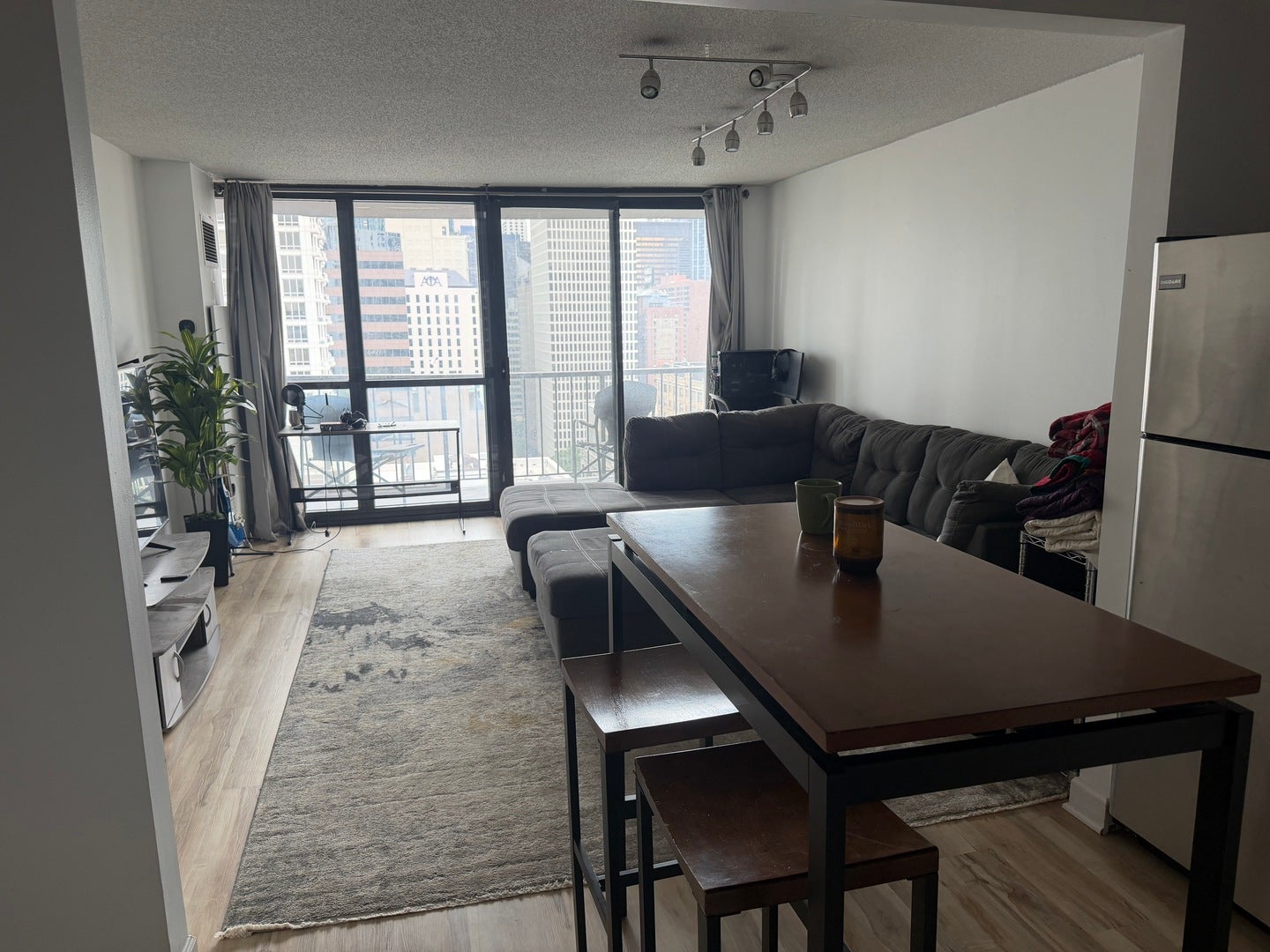 10 E Ontario Street 2012