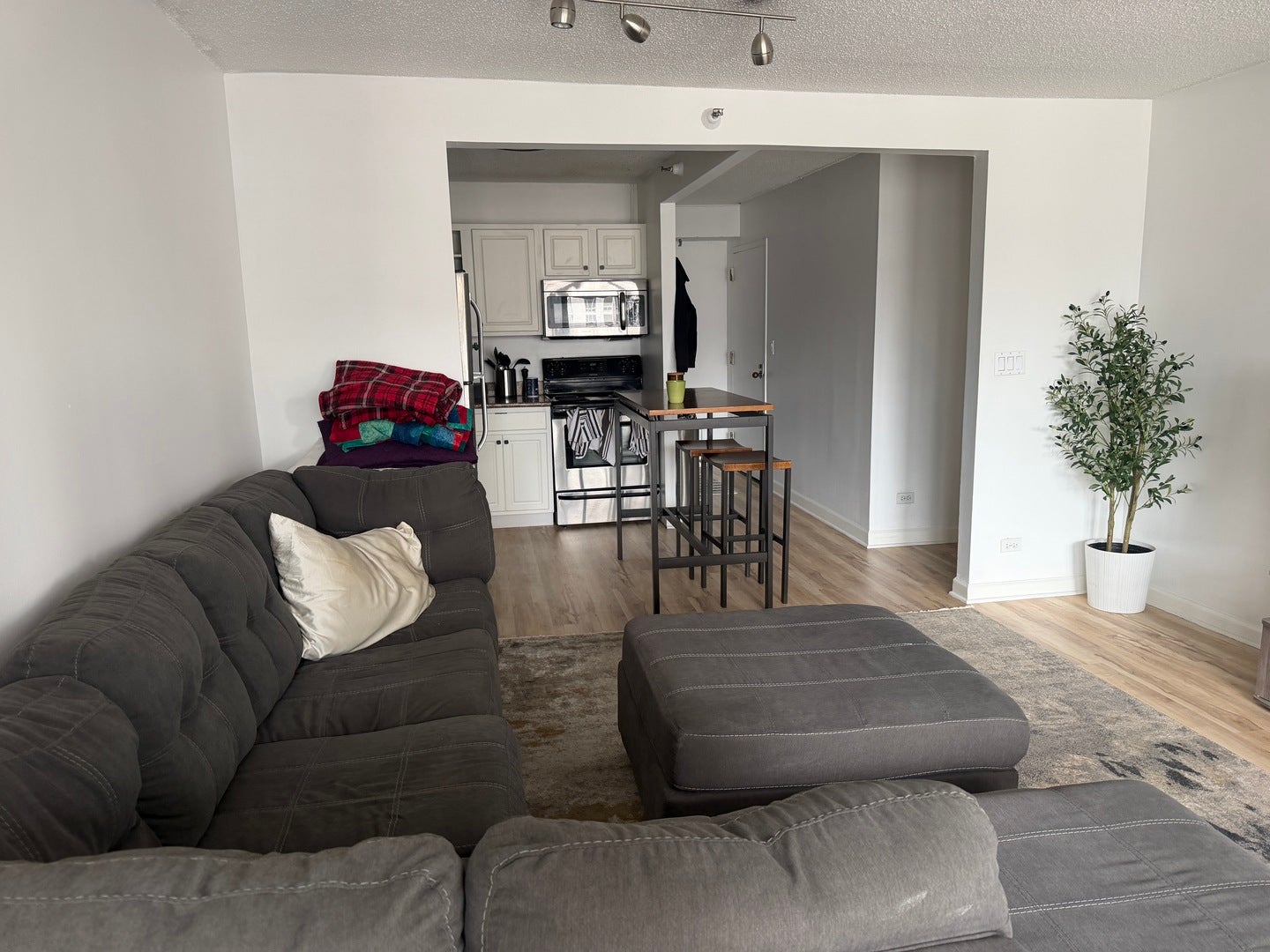10 E Ontario Street 2012