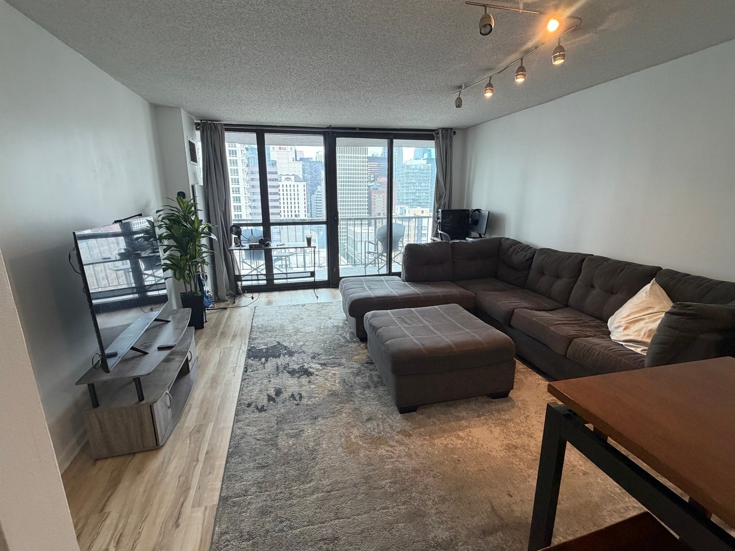 10 E Ontario Street 2012