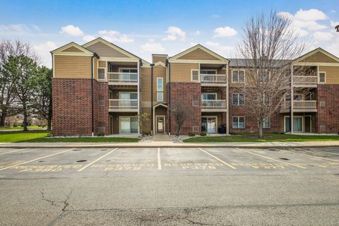 Photo of 208 Glengarry Drive #301, Bloomingdale, IL 60108 (MLS # 12611030)