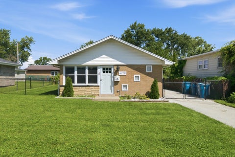 Photo of 4228 W 127th Street, Alsip, IL 60803 (MLS # 12746286)