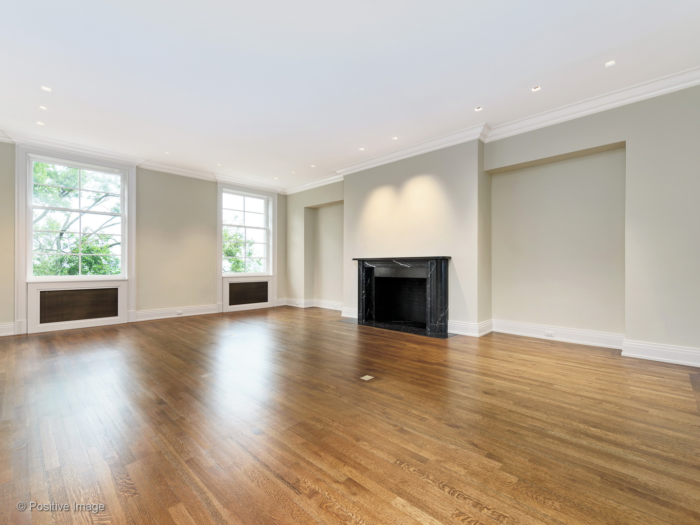 229 E Lake Shore Drive 4W