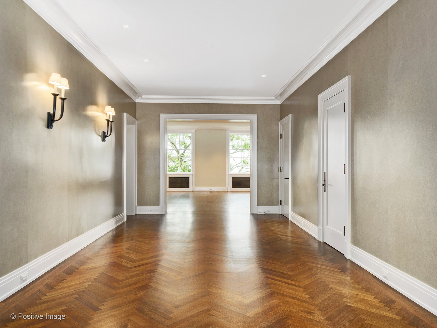 229 E Lake Shore Drive 4W