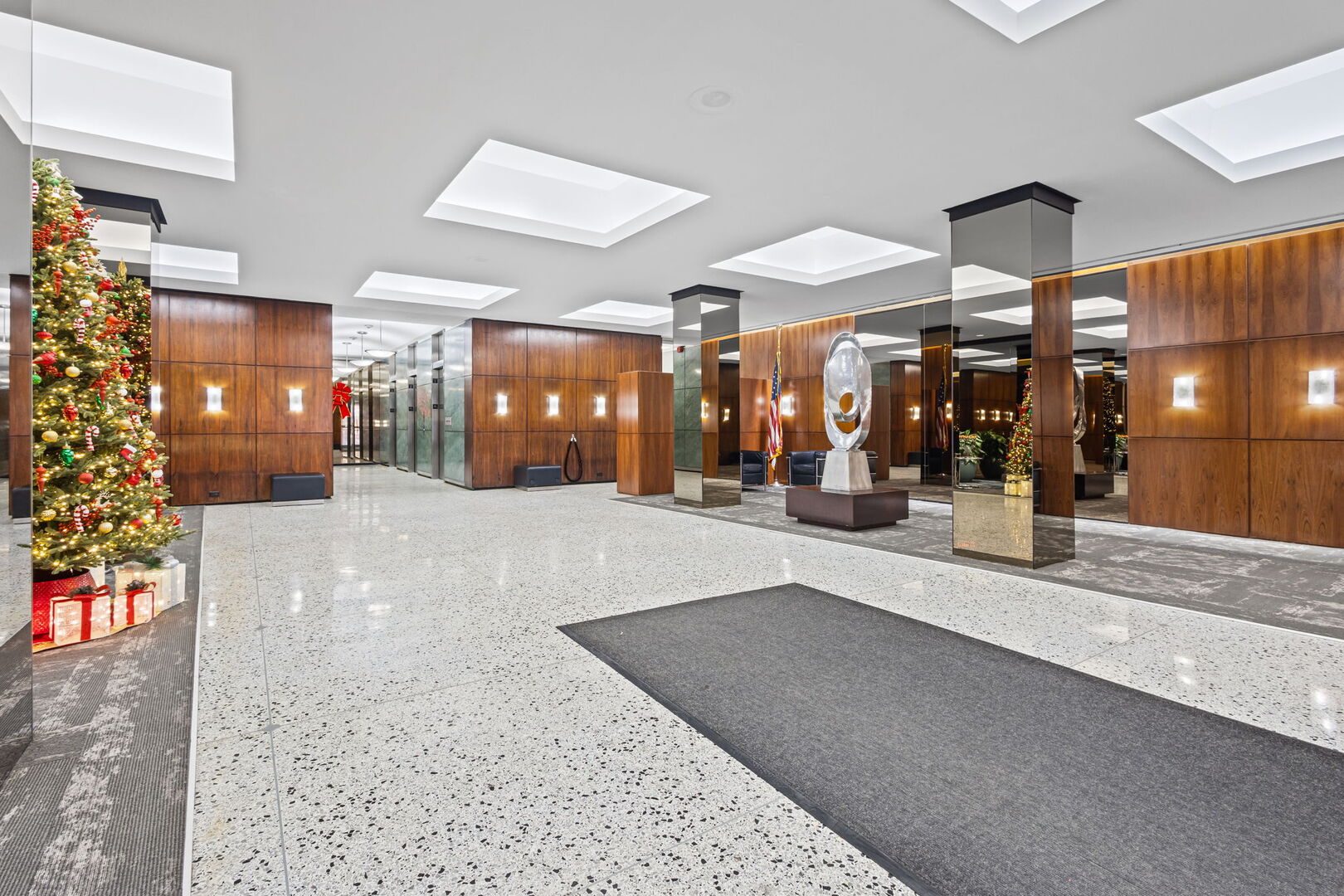 535 N Michigan Avenue 2403