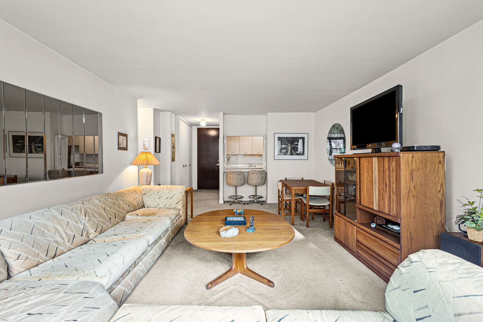 535 N Michigan Avenue 2403