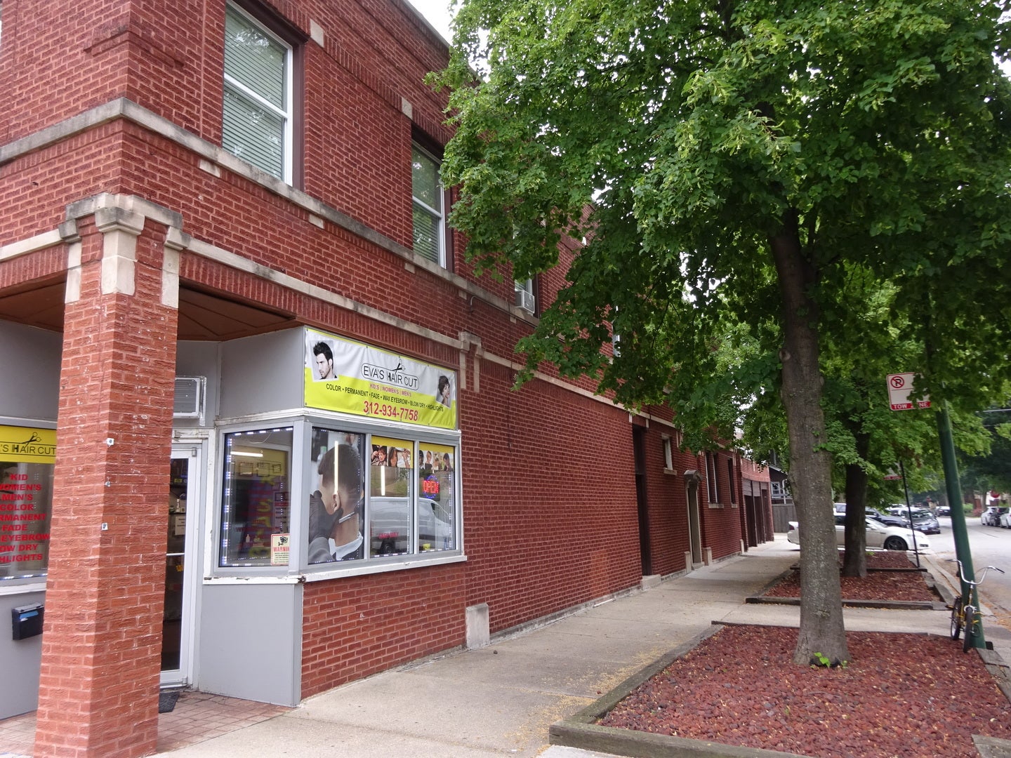 5259 W Montrose Avenue
