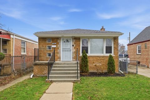 Photo of 1036 W 105th Street, Chicago, IL 60643 (MLS # 12620237)