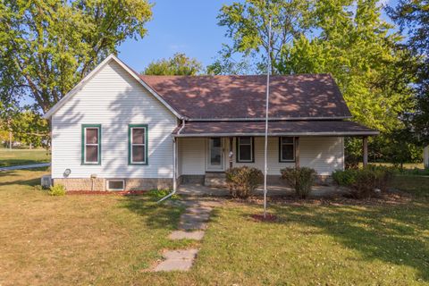 Photo of 31439 Second Street, Chenoa, IL 61726 (MLS # 12493573) Photo of 31439 Second Street, Chenoa, IL 61726 (MLS # 12493573)
