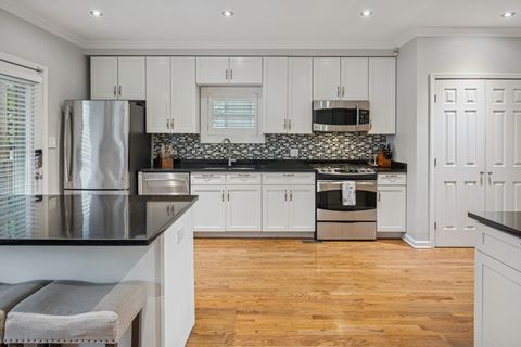 Tiny photo for 1329 N Mohawk Street #1, Chicago, IL 60610 (MLS # 12494644)