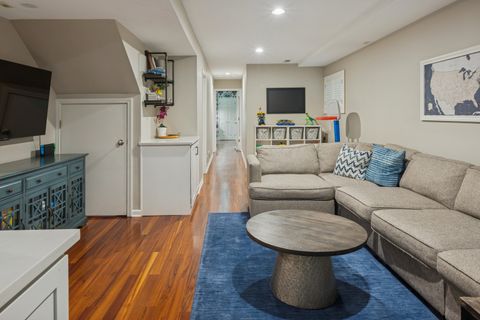 Tiny photo for 1329 N Mohawk Street #1, Chicago, IL 60610 (MLS # 12494644)