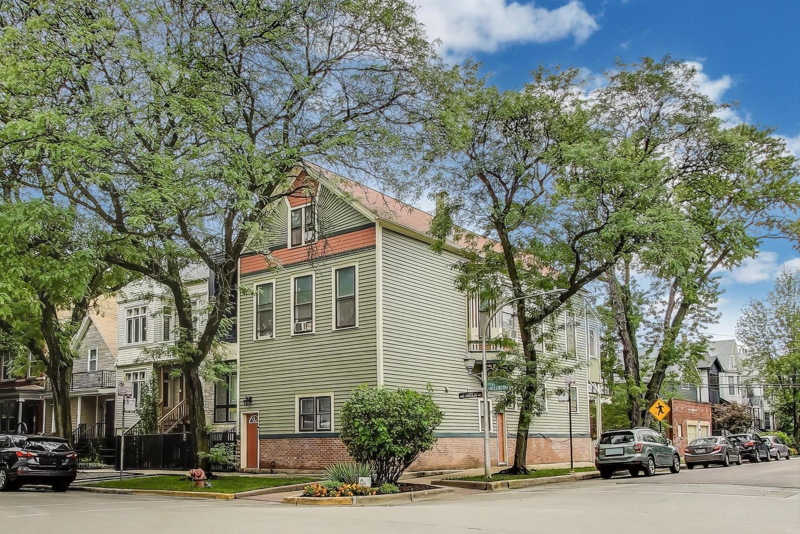 1100 W Wellington Avenue