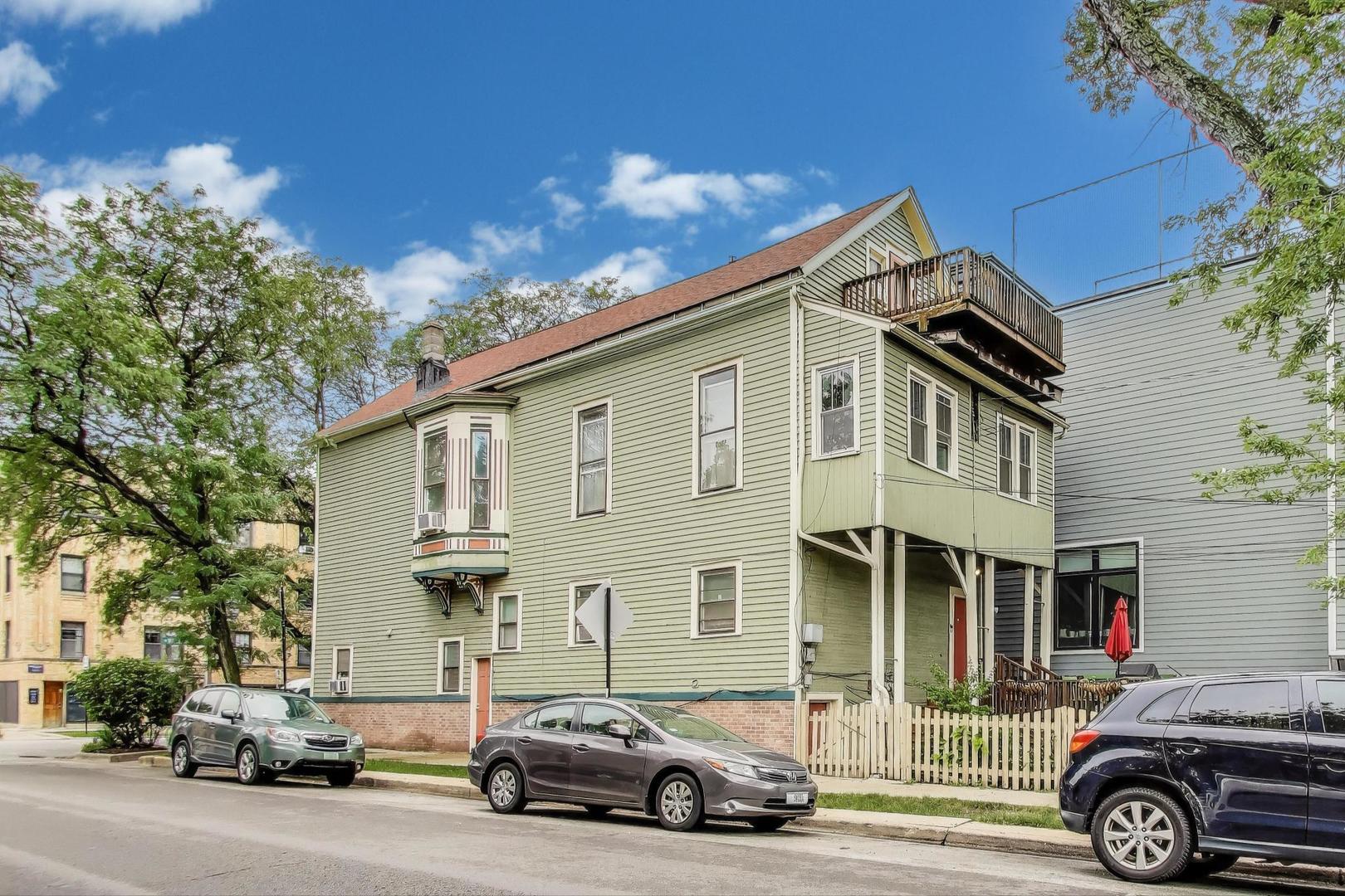 1100 W Wellington Avenue