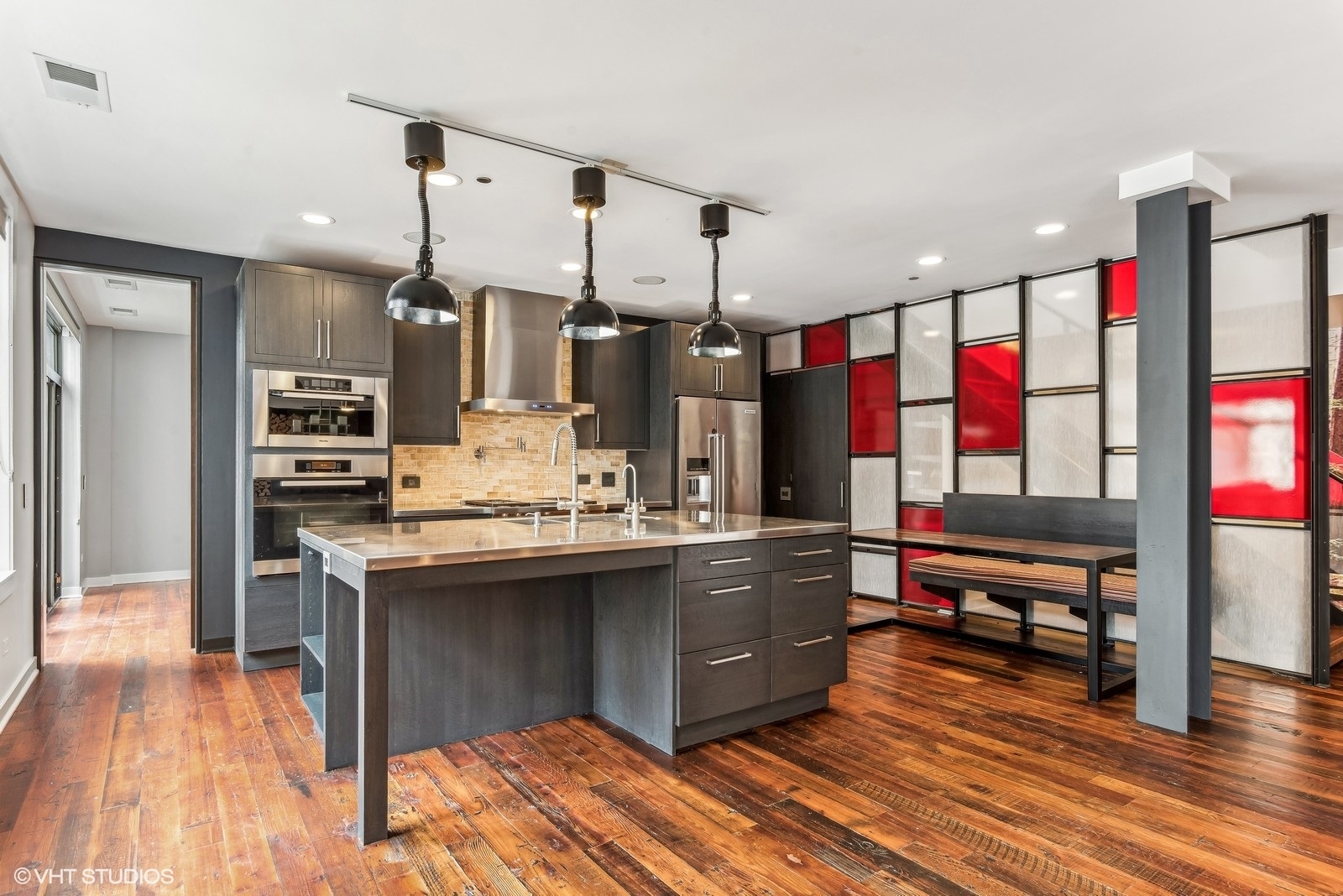 33 W Huron Street 810