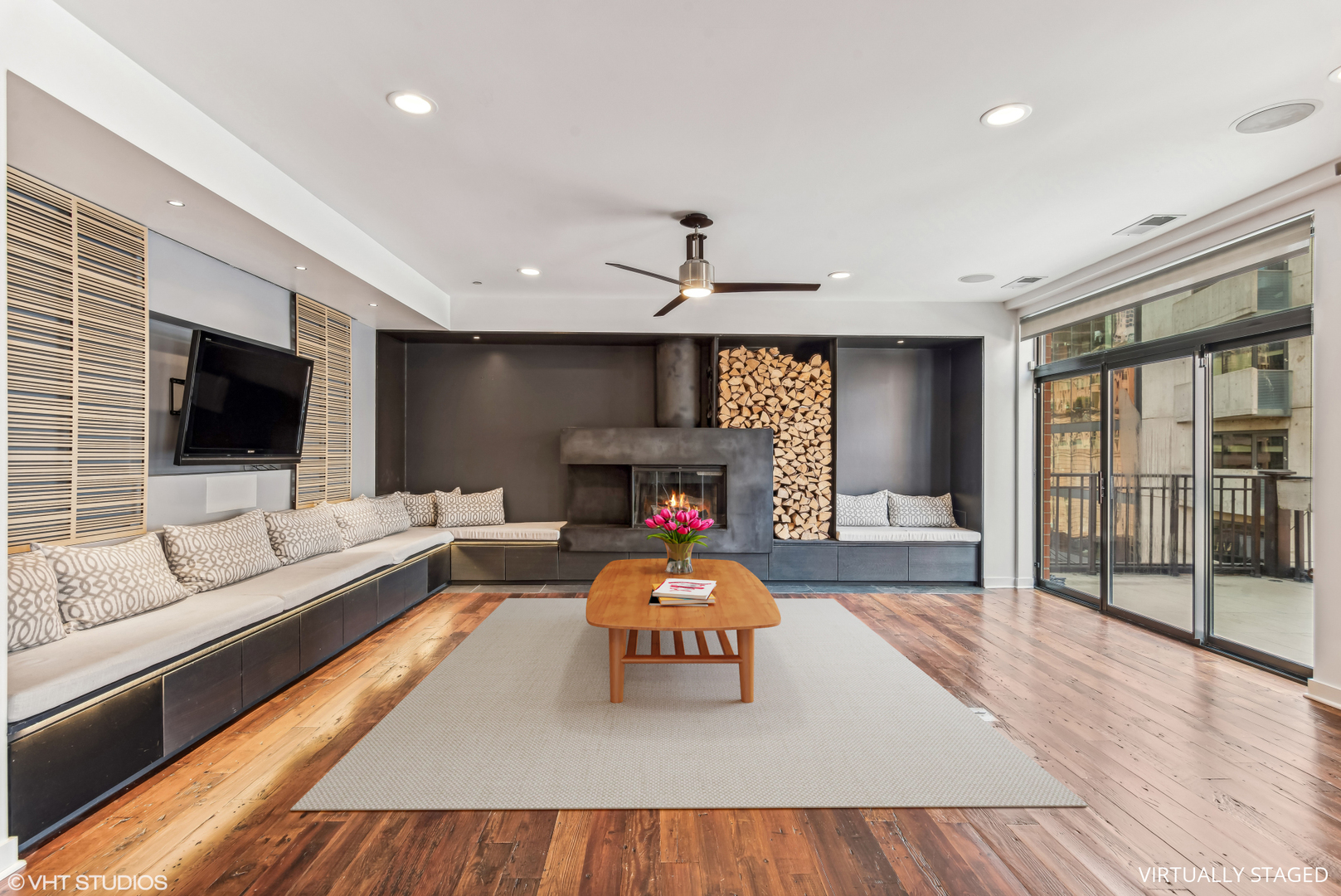 33 W Huron Street 810