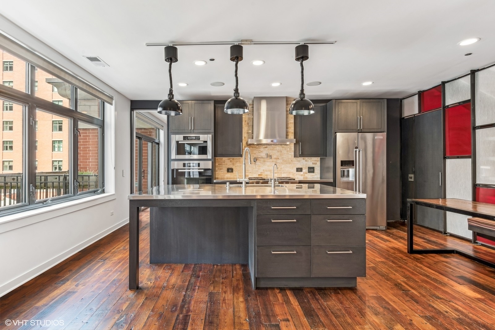 33 W Huron Street 810