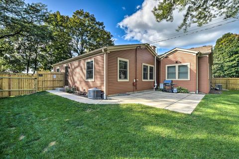 Tiny photo for 1218 S 7th Street, St. Charles, IL 60174 (MLS # 12495946)