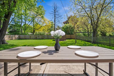 Tiny photo for 1218 S 7th Street, St. Charles, IL 60174 (MLS # 12495946)