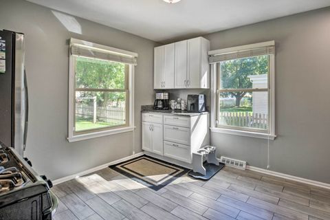 Tiny photo for 1218 S 7th Street, St. Charles, IL 60174 (MLS # 12495946)