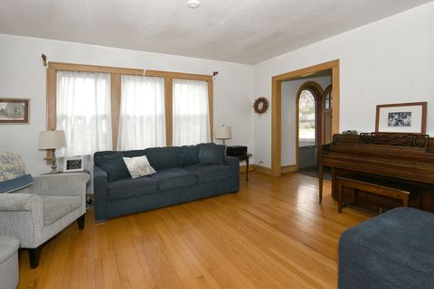 Tiny photo for 118 S william Street, Mount Prospect, IL 60056 (MLS # 12514379)