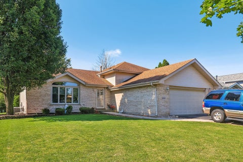 Photo of 16661 W ONEIDA Drive, Lockport, IL 60441 (MLS # 12721076)