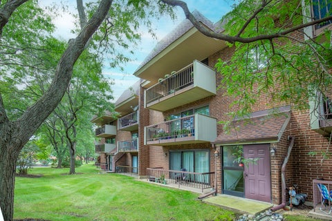 Tiny photo for 211 E JANATA Avenue #3B, Lombard, IL 60148 (MLS # 12768854)