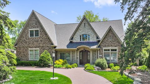 Photo of 261 S Kenilworth Avenue, Glen Ellyn, IL 60137 (MLS # 12653300)