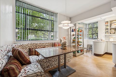 Tiny photo for 524 W Barry Avenue, Chicago, IL 60657 (MLS # 12491352)