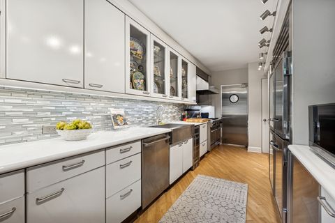 Tiny photo for 524 W Barry Avenue, Chicago, IL 60657 (MLS # 12491352)