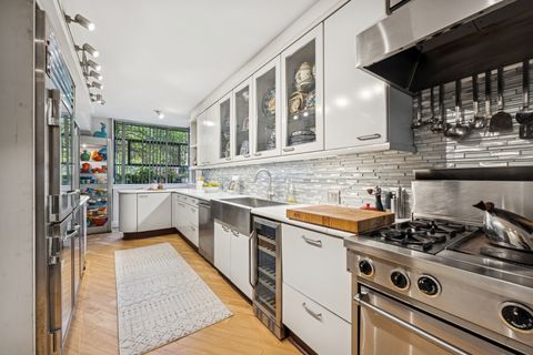 Tiny photo for 524 W Barry Avenue, Chicago, IL 60657 (MLS # 12491352)
