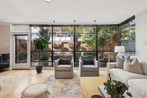 Tiny photo for 524 W Barry Avenue, Chicago, IL 60657 (MLS # 12491352)