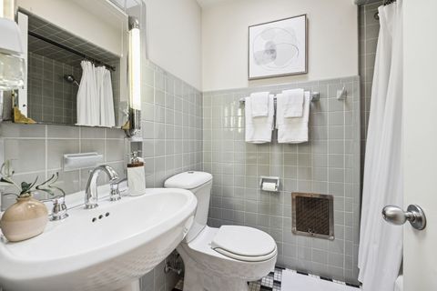 Tiny photo for 524 W Barry Avenue, Chicago, IL 60657 (MLS # 12491352)