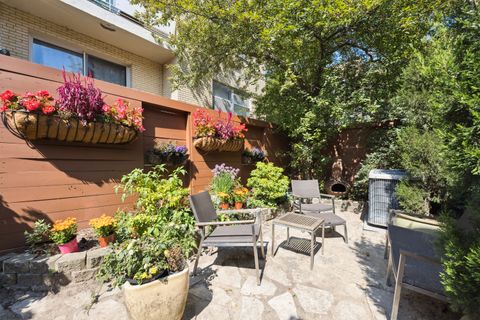 Tiny photo for 524 W Barry Avenue, Chicago, IL 60657 (MLS # 12491352)