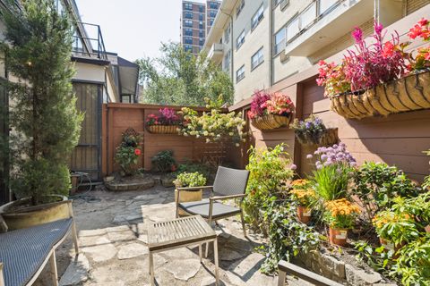 Tiny photo for 524 W Barry Avenue, Chicago, IL 60657 (MLS # 12491352)