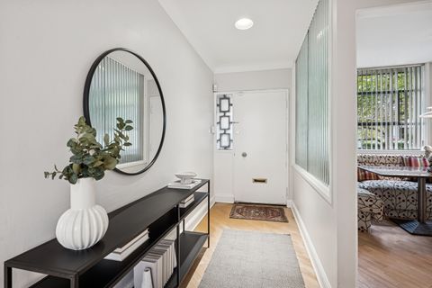 Tiny photo for 524 W Barry Avenue, Chicago, IL 60657 (MLS # 12491352)