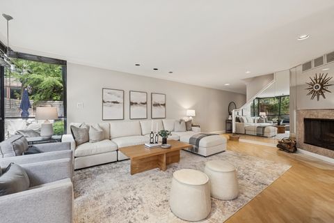 Tiny photo for 524 W Barry Avenue, Chicago, IL 60657 (MLS # 12491352)