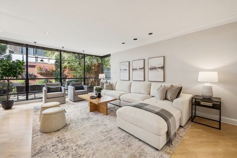 Tiny photo for 524 W Barry Avenue, Chicago, IL 60657 (MLS # 12491352)