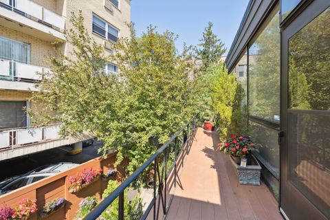 Tiny photo for 524 W Barry Avenue, Chicago, IL 60657 (MLS # 12491352)