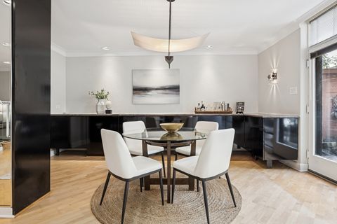 Tiny photo for 524 W Barry Avenue, Chicago, IL 60657 (MLS # 12491352)