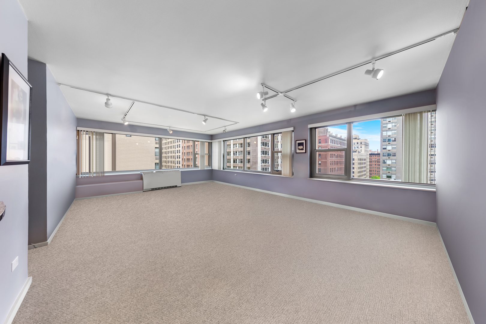 247 E Chestnut Street 1102