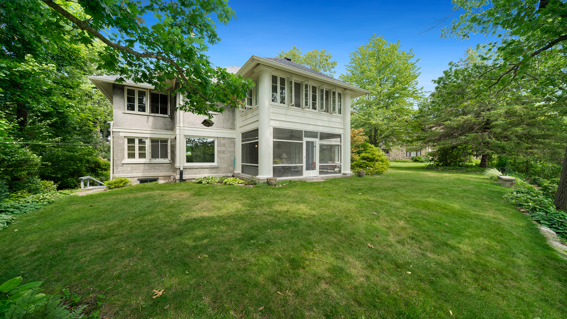 706 E Fellows Street