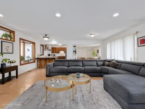 Tiny photo for 5549 Laurel Avenue, La Grange Highlands, IL 60525 (MLS # 12570937)