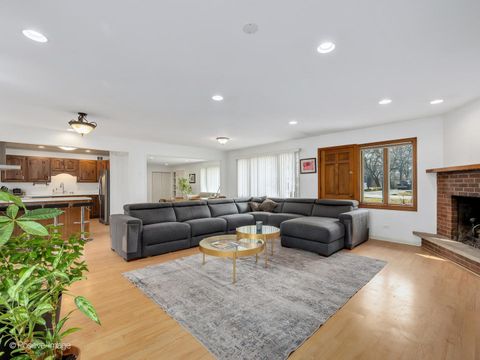 Tiny photo for 5549 Laurel Avenue, La Grange Highlands, IL 60525 (MLS # 12570937)