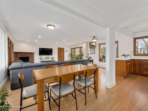 Tiny photo for 5549 Laurel Avenue, La Grange Highlands, IL 60525 (MLS # 12570937)