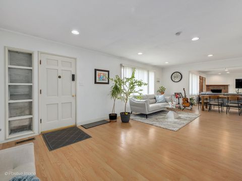 Tiny photo for 5549 Laurel Avenue, La Grange Highlands, IL 60525 (MLS # 12570937)